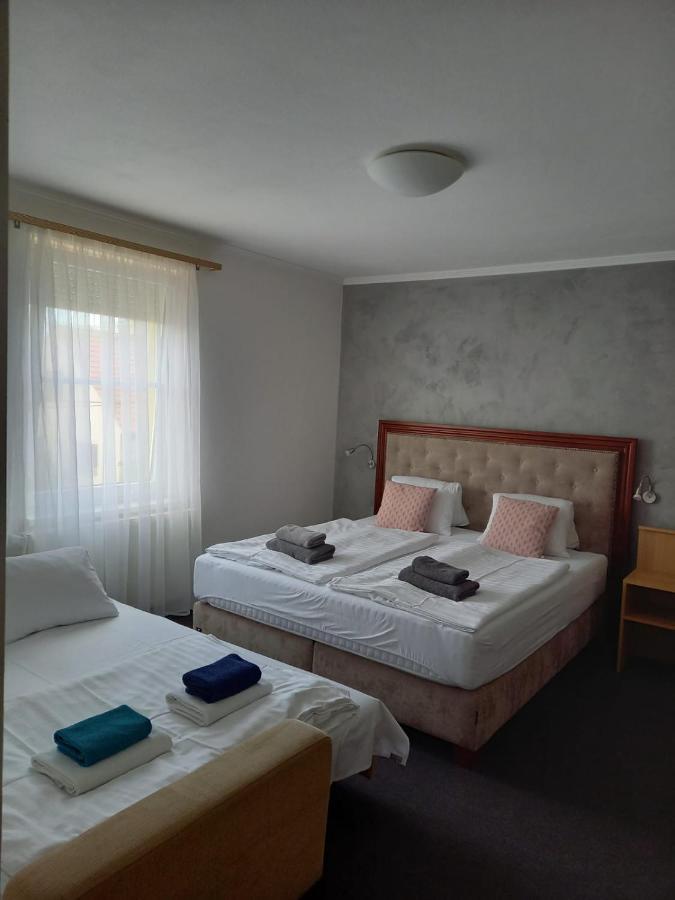 Pension Kiwi Mikulov Exterior photo