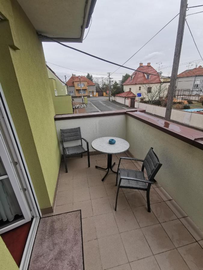 Pension Kiwi Mikulov Exterior photo
