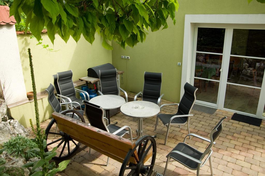 Pension Kiwi Mikulov Exterior photo